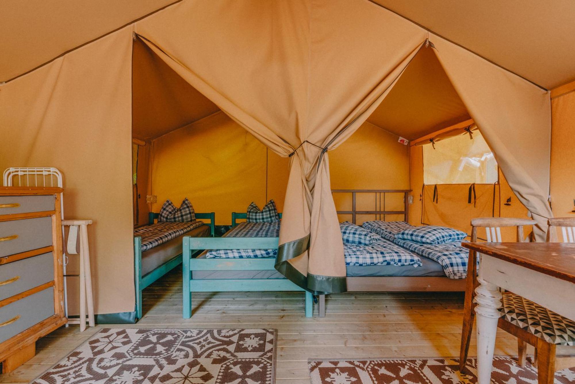 Rendes Glamping Hotell Balatonrendes Eksteriør bilde