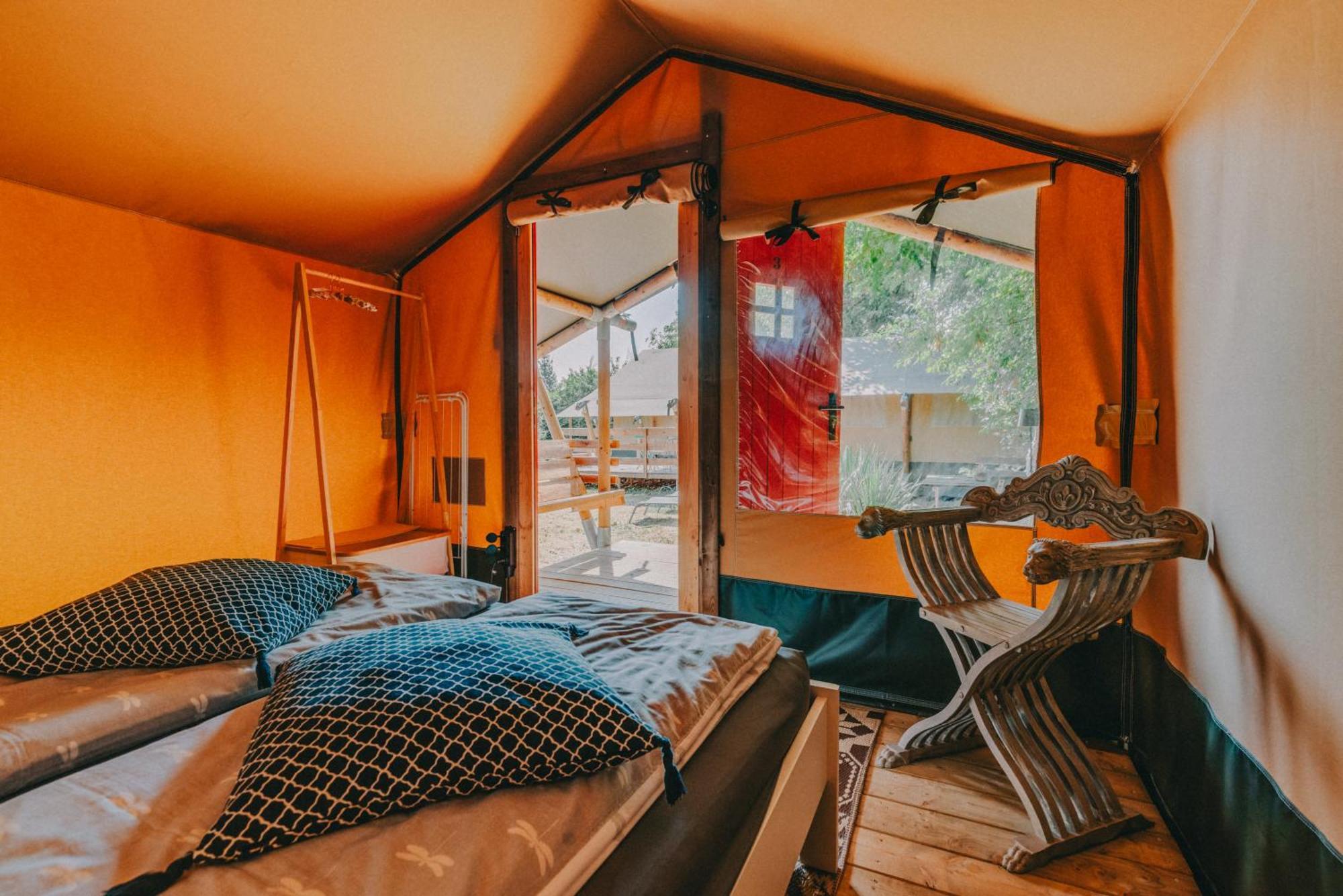 Rendes Glamping Hotell Balatonrendes Eksteriør bilde